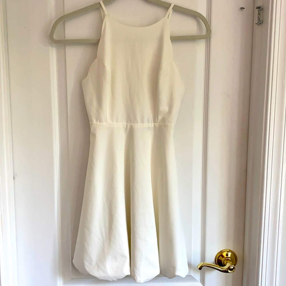 Lulu’s white high neck dress